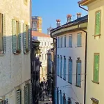 Pura Vida Deluxe - Upper Bergamo, 3 Min Walk Piazza Vecchia アパート *