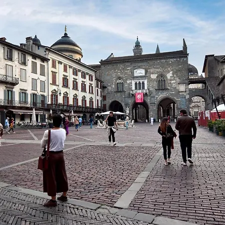 アパート Pura Vida Deluxe - Upper Bergamo, 3 Min Walk Piazza Vecchia *