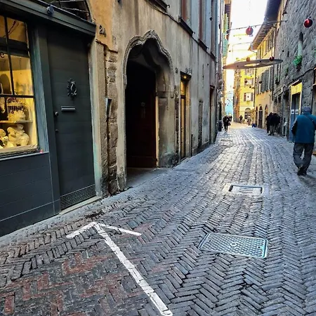 Pura Vida Deluxe - Upper Bergamo, 3 Min Walk Piazza Vecchia 贝尔加莫